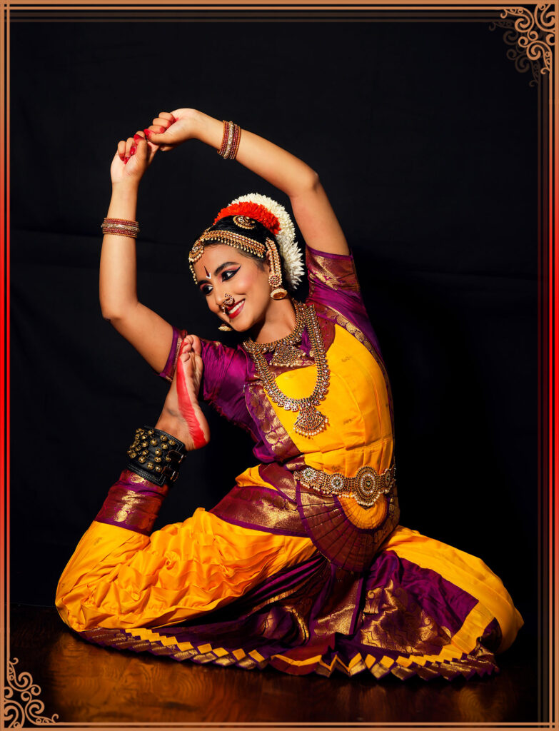 Indian classical dance Bharatanatyam dancer Stock Photo - Alamy